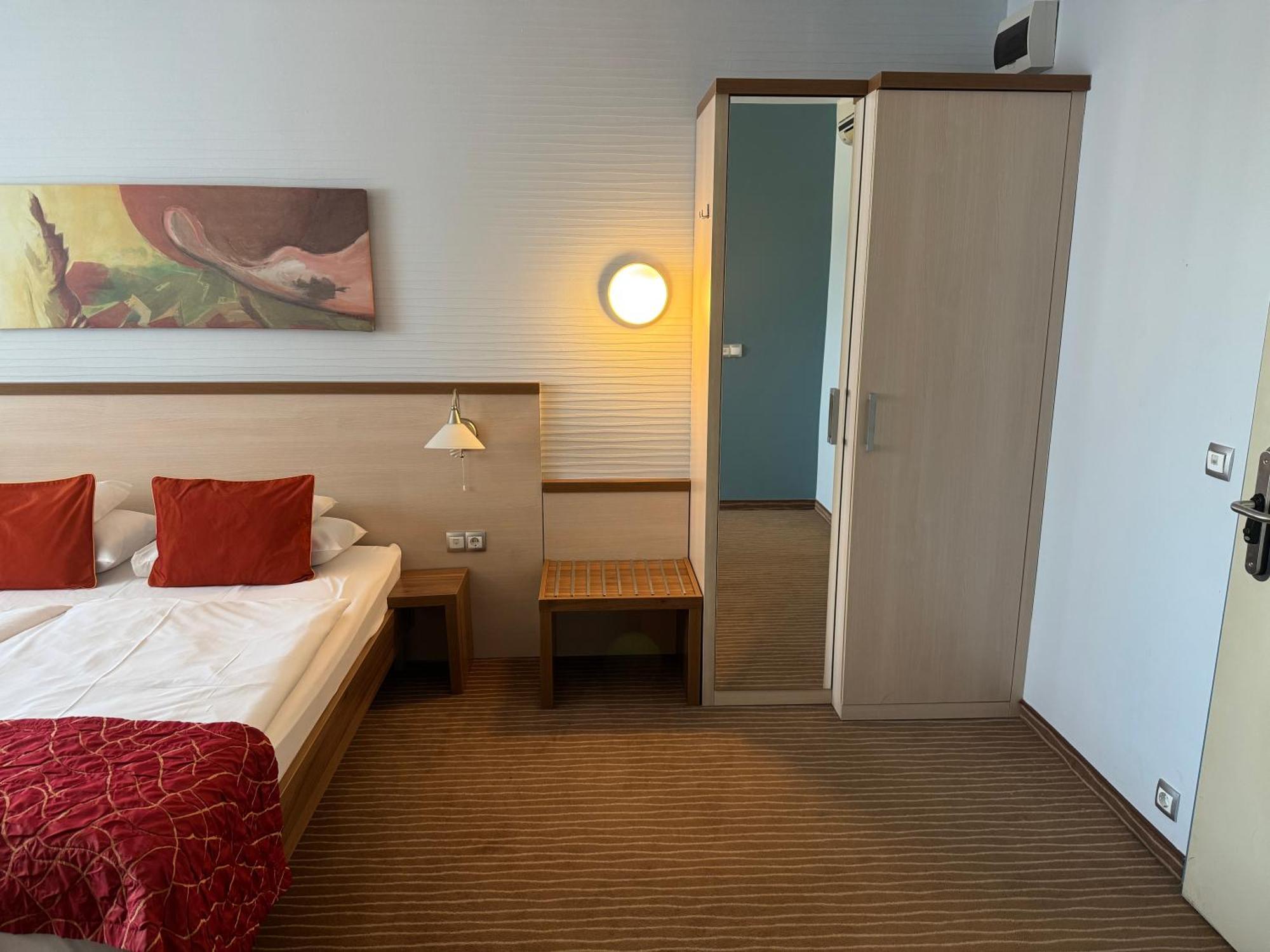 Hotel Famulus Győr Habitación foto